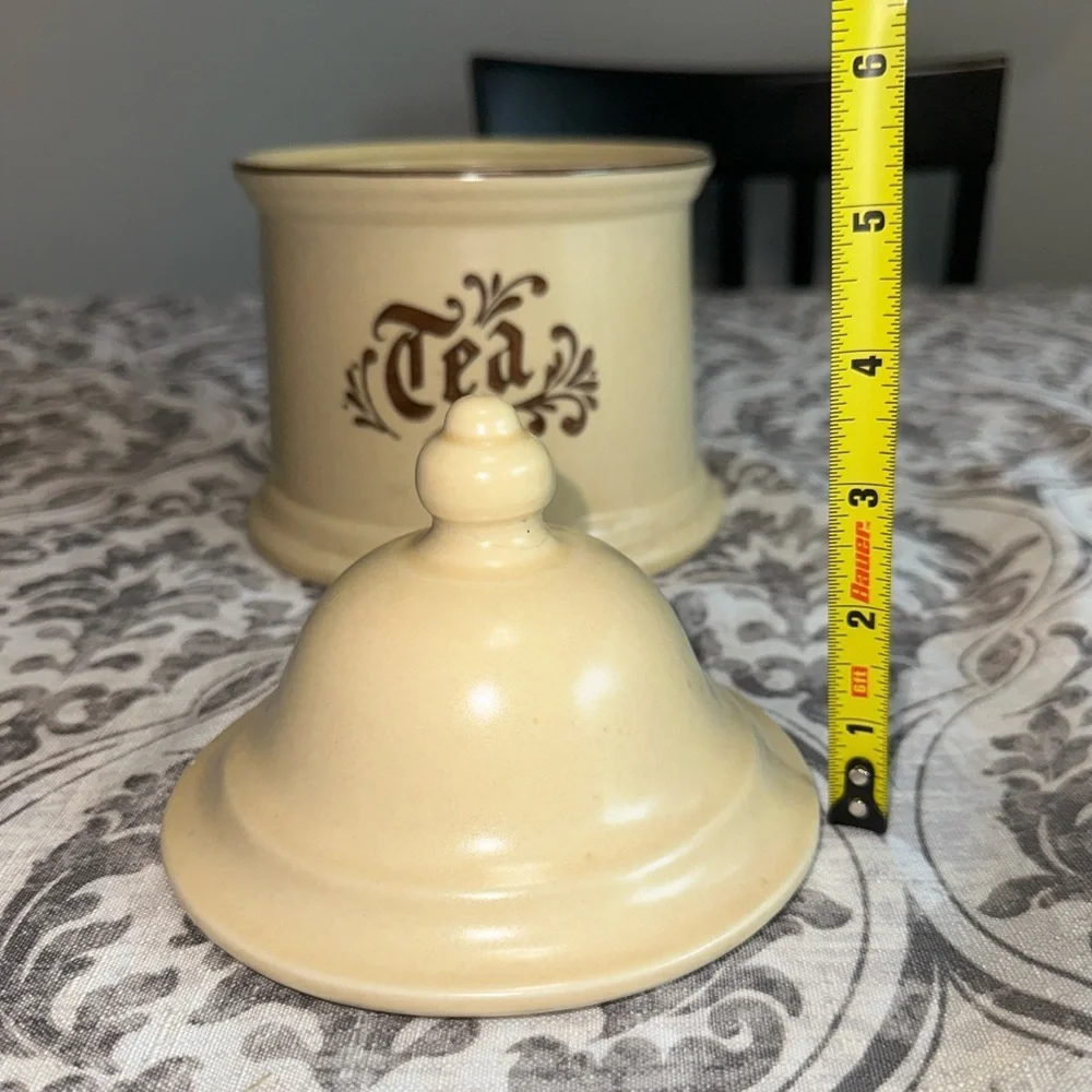 Vintage & Discontinued Pfaltzgraff Village Tea Canister - Picture 7 of 9